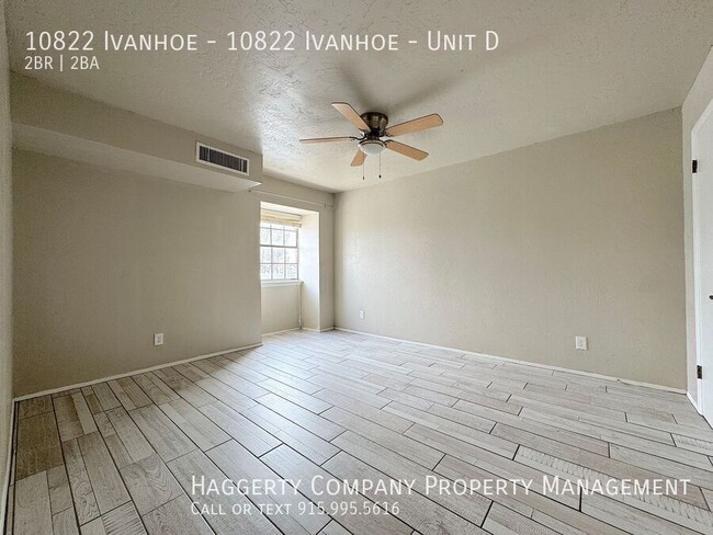 Building Photo - East El Paso 2bed/1.5 Townhome Refrig A/C