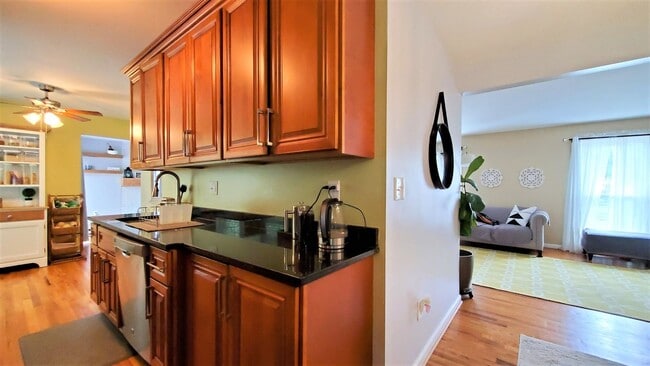 Building Photo - Premium Renovation Inside a Wonderfully Sp...