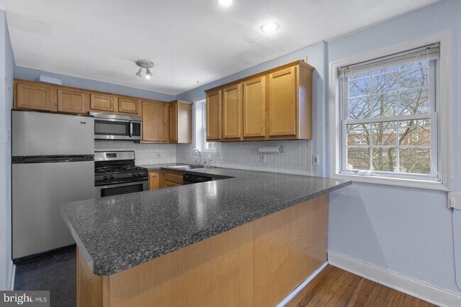 Building Photo - 5443 Houghton Pl