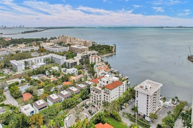 Building Photo - 3535 Hiawatha Ave