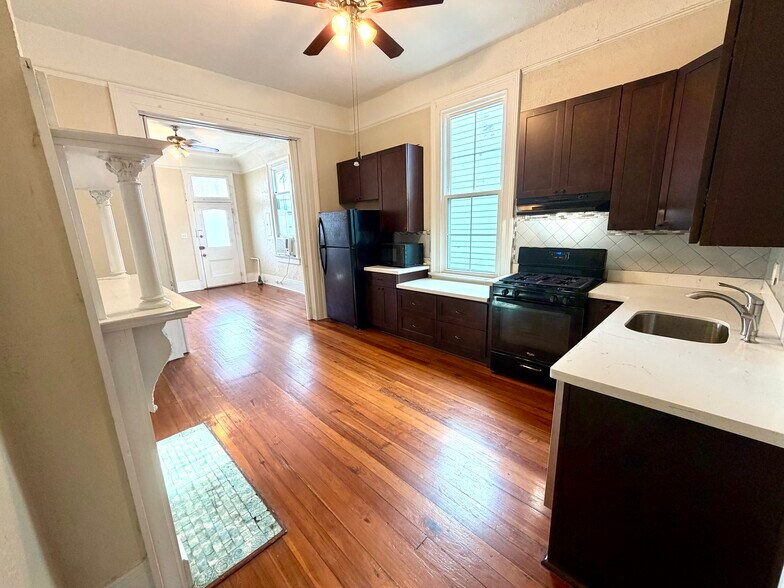 Kitchen - 2420 Jena St