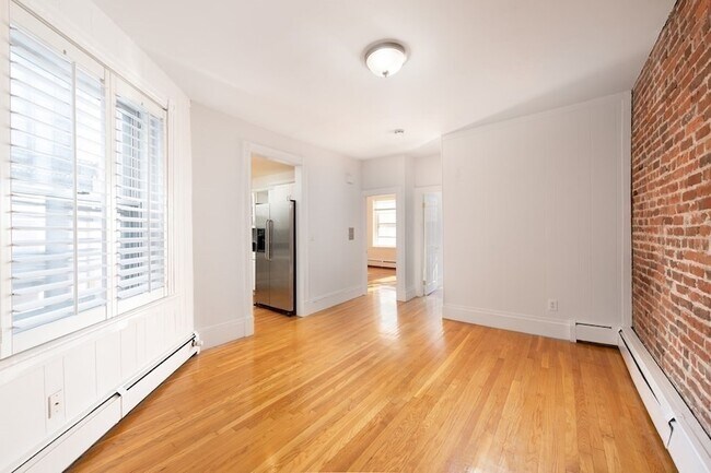 Building Photo - 80 Revere St