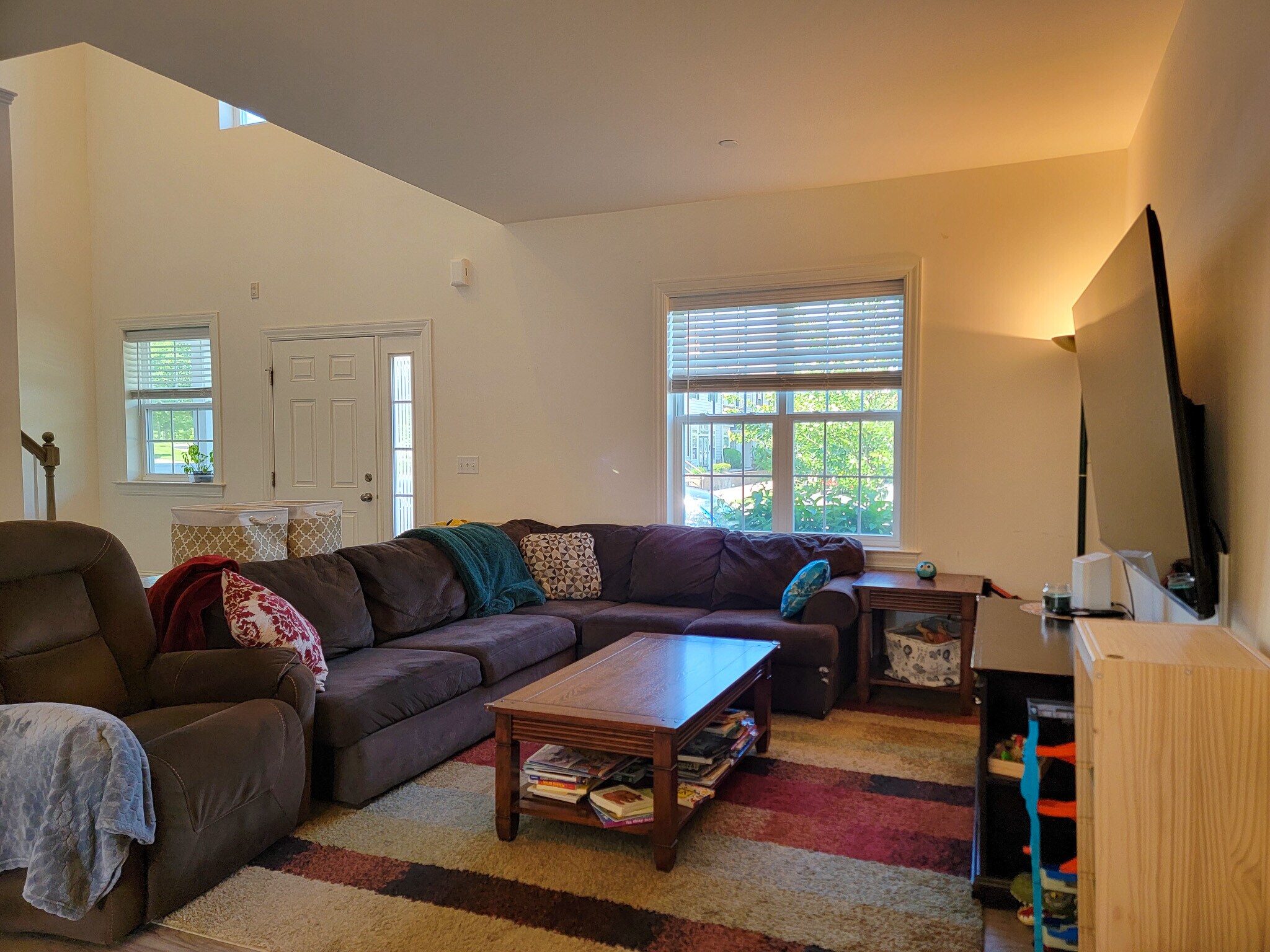 Building Photo - 642 Brentwood Dr