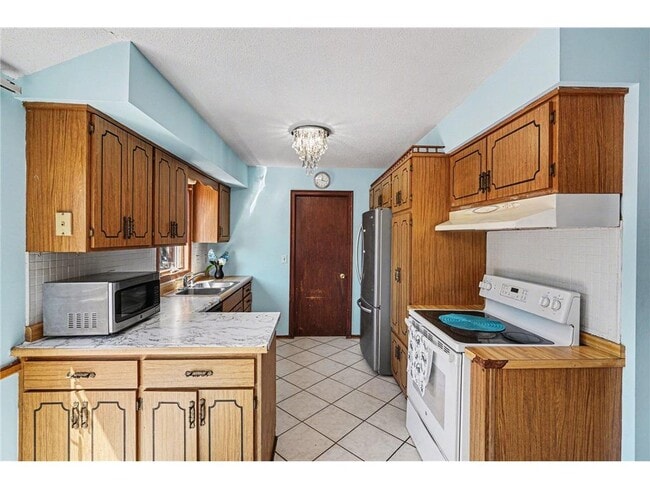 Building Photo - 7617 Lee Ave N