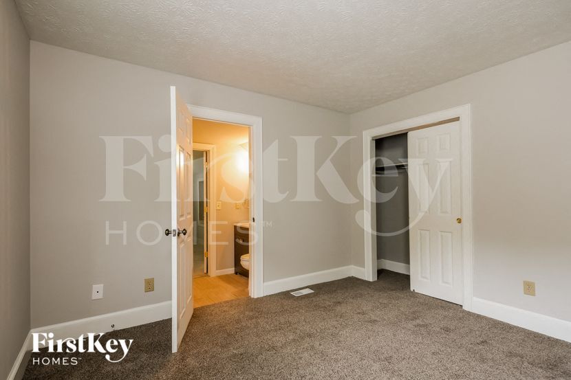 Building Photo - 5621 Willow Twig Ln