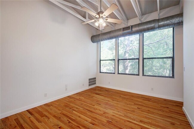 Building Photo - 1308 W N Loop Blvd