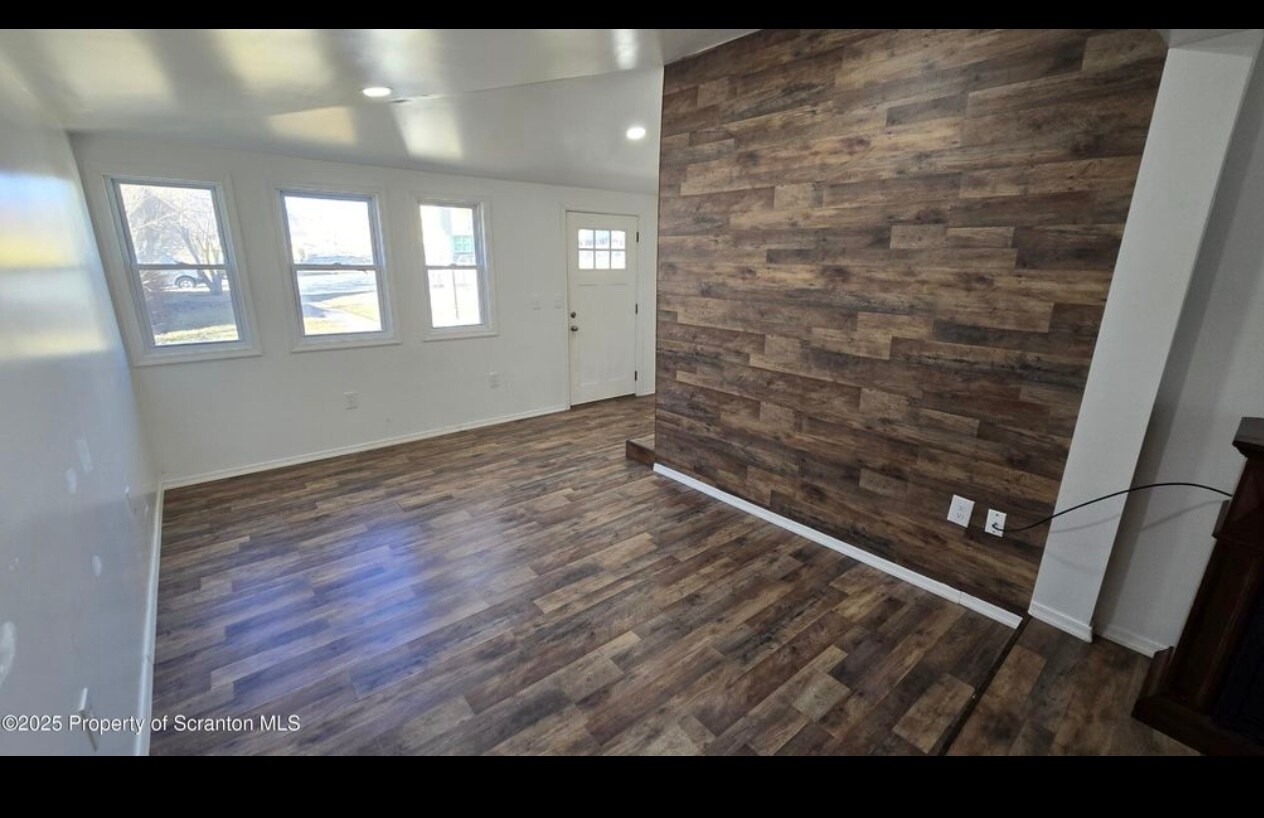 Building Photo - 1119 Prospect Ave