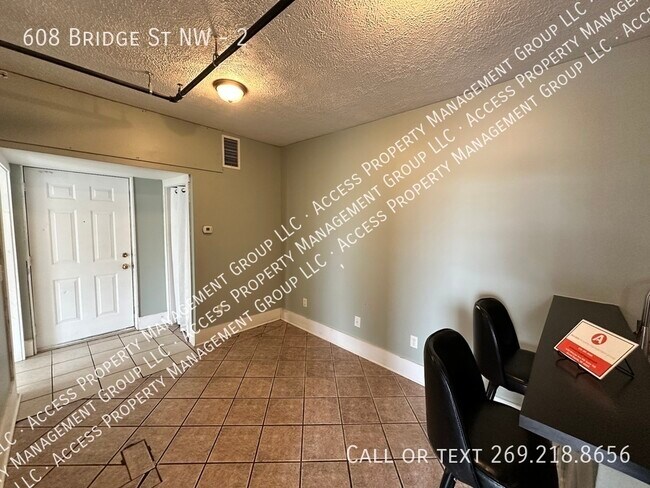 Building Photo - 608 Bridge St NW