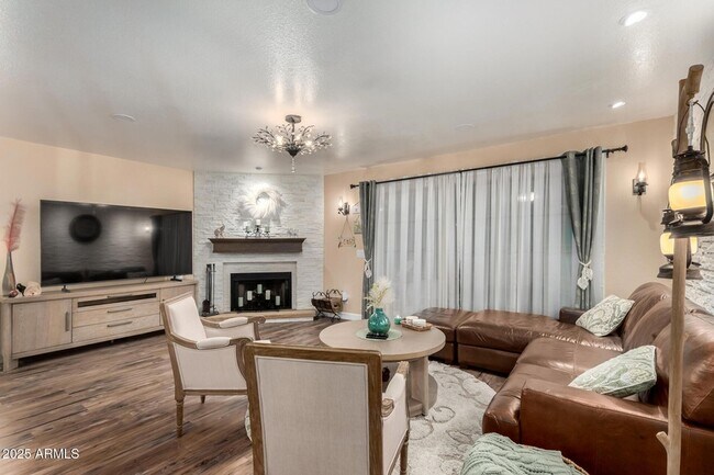 Building Photo - 5956 E Phelps Rd