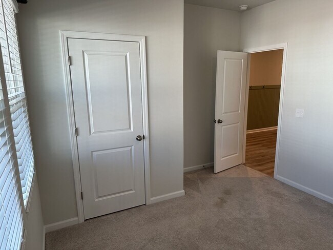 Building Photo - 964 Longleaf Dr