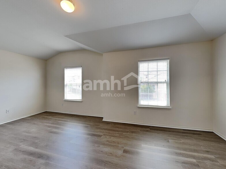 Building Photo - 23007 Airedale Ln