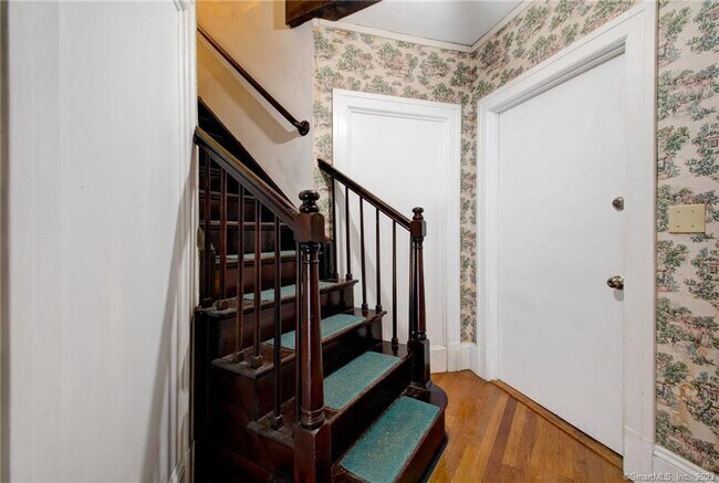 Building Photo - 34 Maplewood Ave