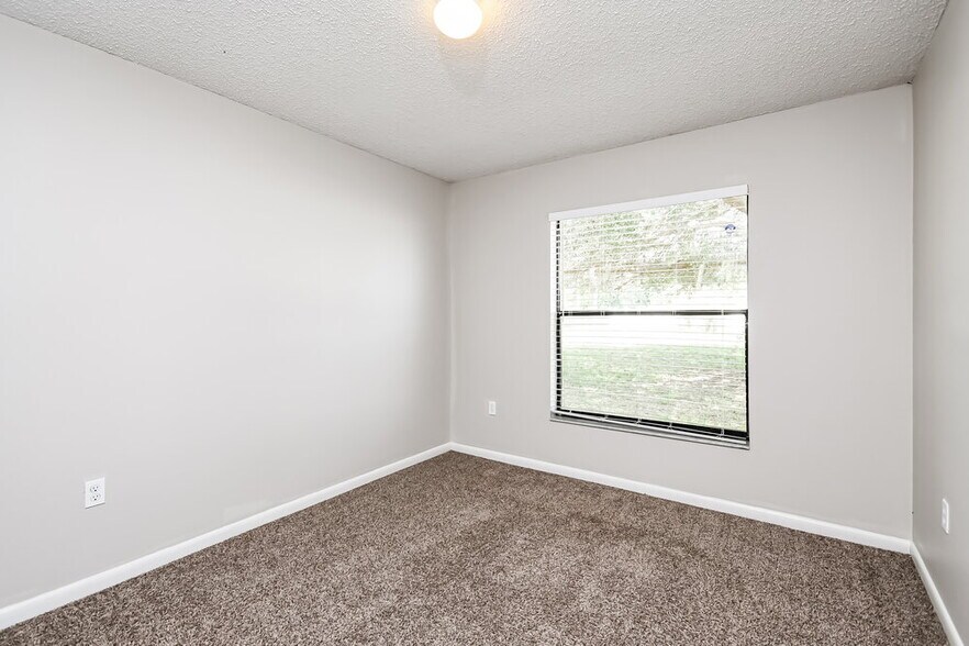 Building Photo - 1209 Croydon Cir