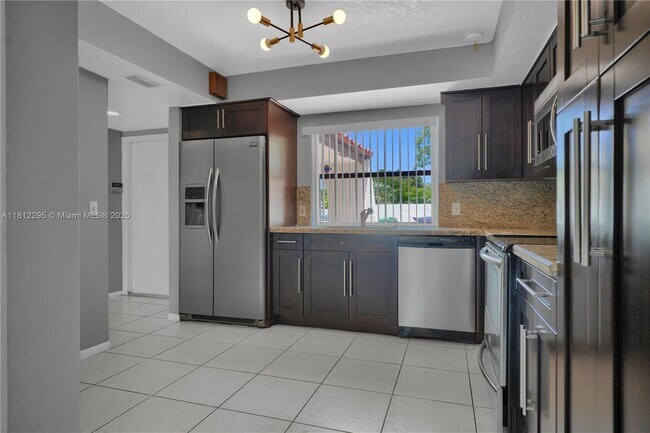Building Photo - 11054 SW 136th Ct