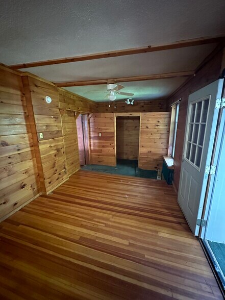 Building Photo - 44 W Van Vechten St