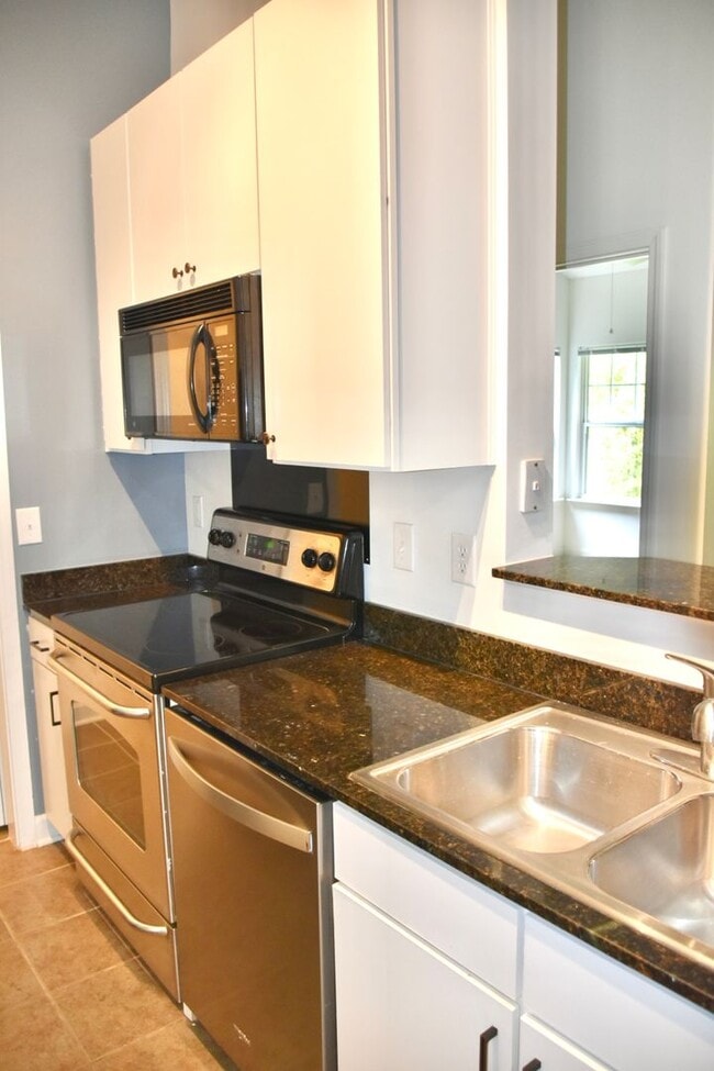 Building Photo - Asheville Condo Rental w/ Garage!
