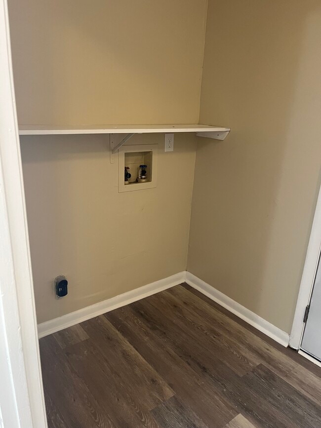 Building Photo - 712 W Sagefield Dr