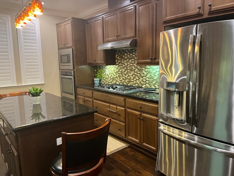 Building Photo - 590 Selby Ln