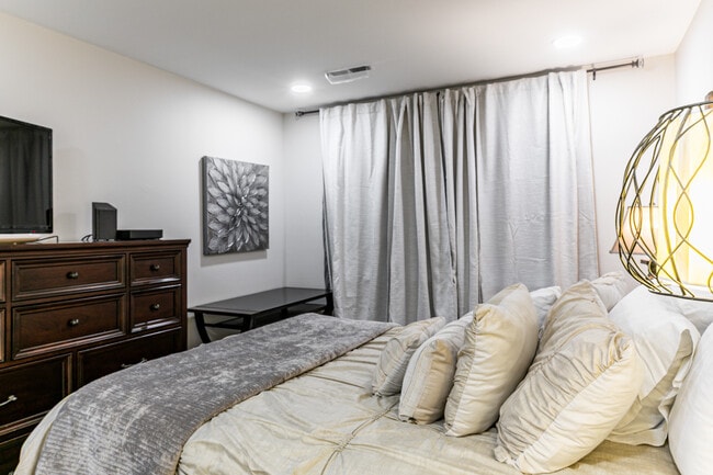 Building Photo - 6861 N 2200 W