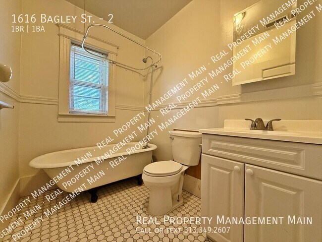 Building Photo - 1616 Bagley St
