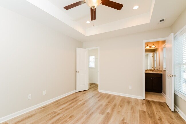 Building Photo - 138 Sunfish St