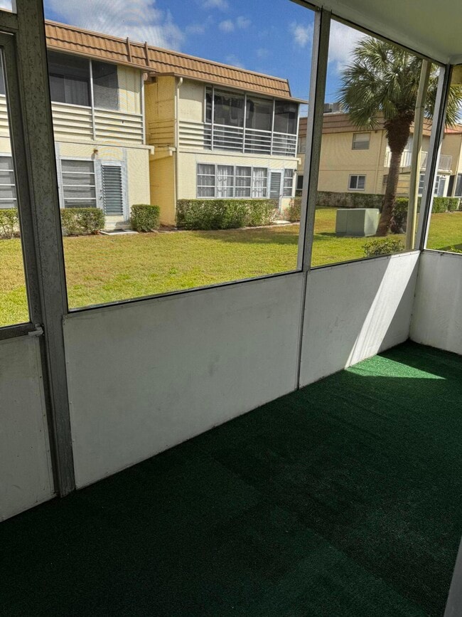 Building Photo - 103 Saxony C