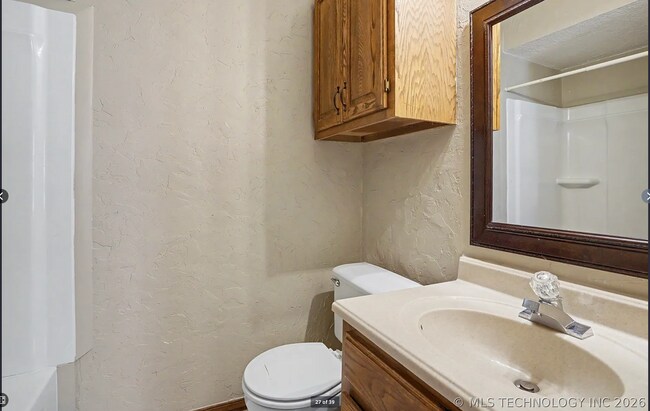 Building Photo - Charming 3-Bed Jenks Home Near Tulsa Hills – Large Corner Lot!