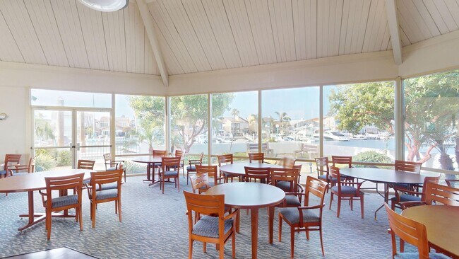 Building Photo - Beautifully Updated Spacious 3 Bed 3 Bath Home in Coronado Cays Available for Lease!