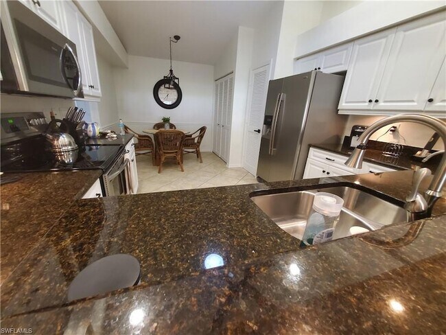 Building Photo - 992 Marblehead Dr