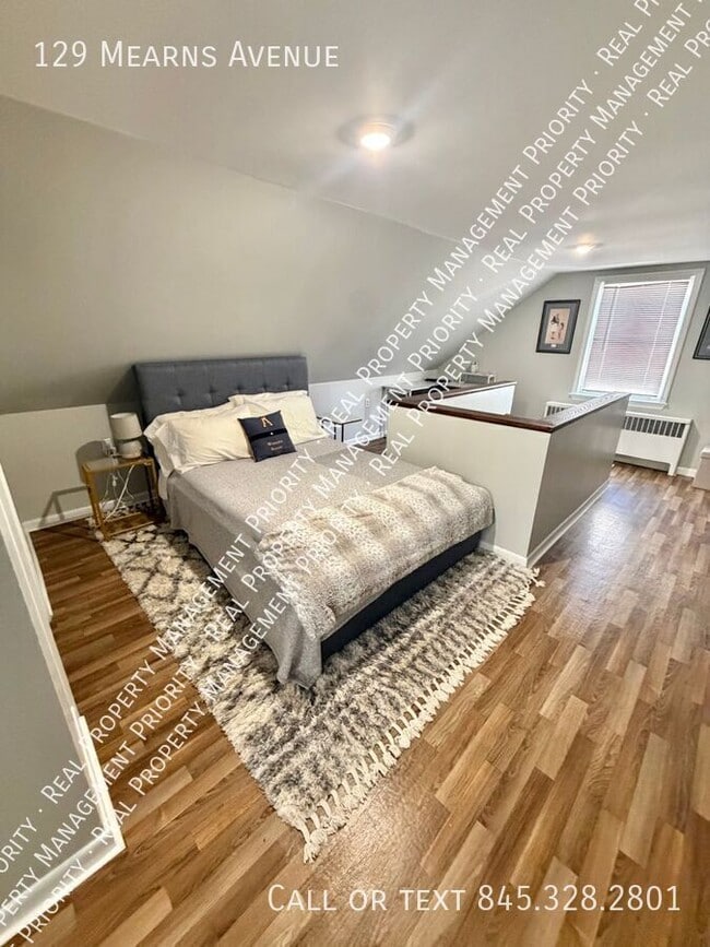 Building Photo - 129 Mearns Ave