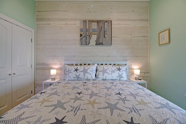 Building Photo - 1924 Eleventh Street-SI ID1023221P