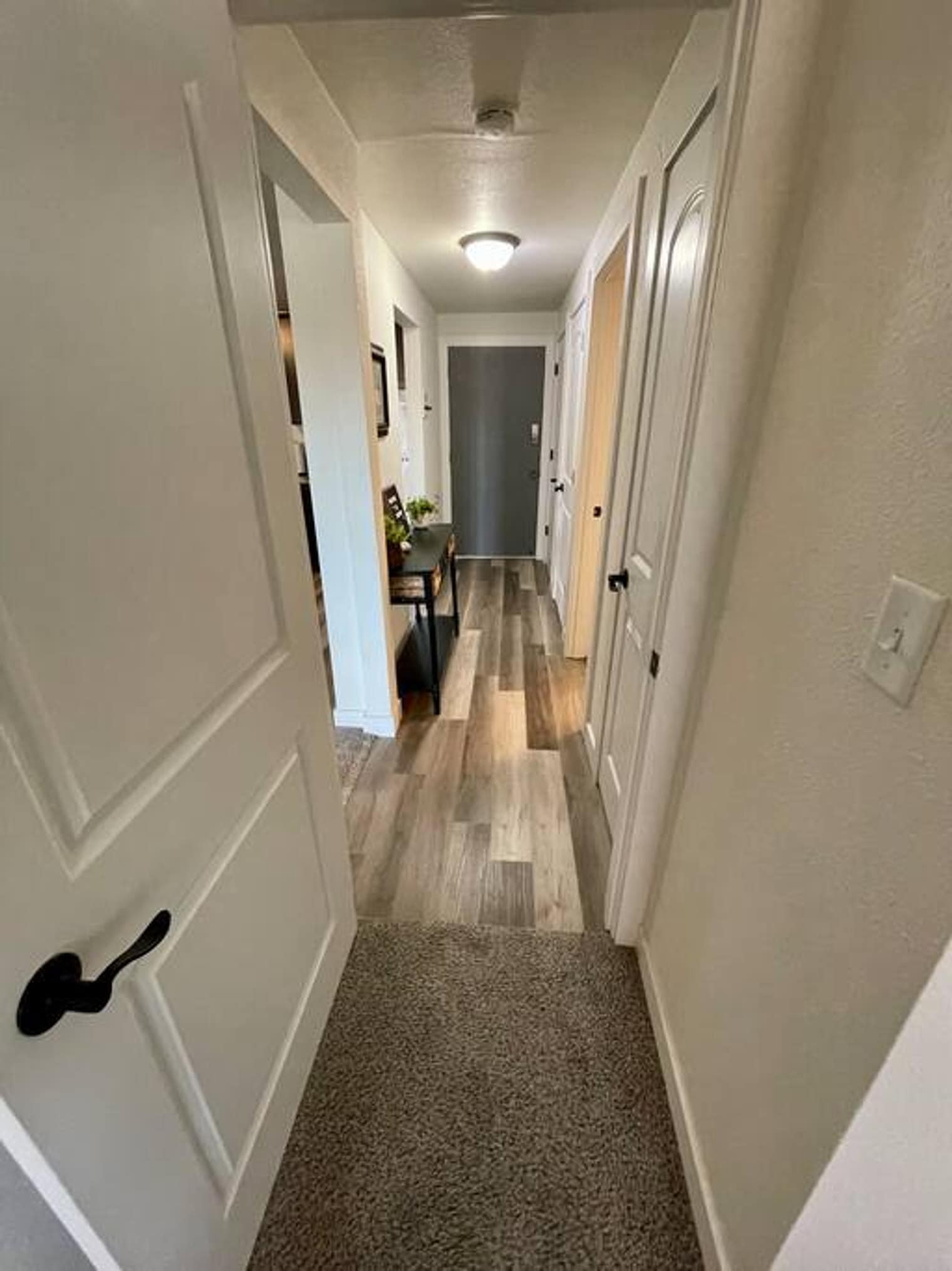 Building Photo - 1001 Cedar St