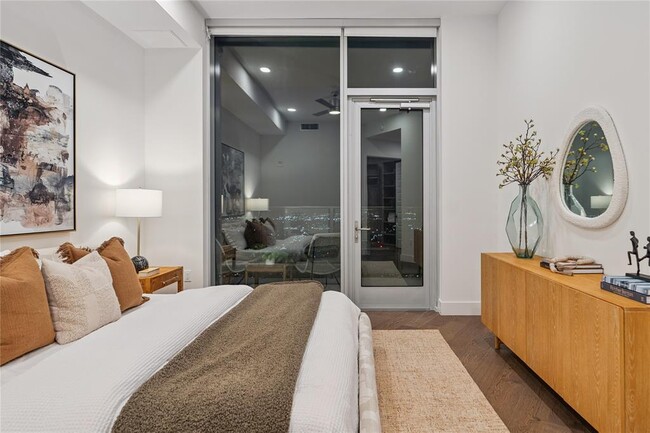 Building Photo - 600 Guadalupe St