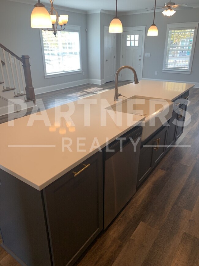 Building Photo - 170 Ave of Learning