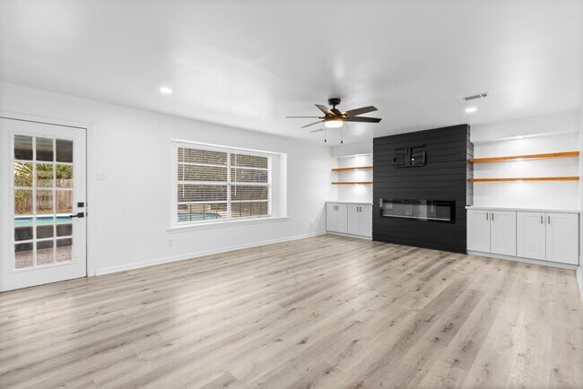 Building Photo - 5206 Lodge Creek Dr