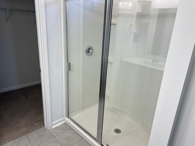 Building Photo - Four-Bedroom, Three-Bath, Unfurnished Hous...