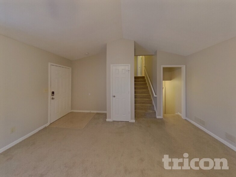 Building Photo - 4684 Woodglen Ct