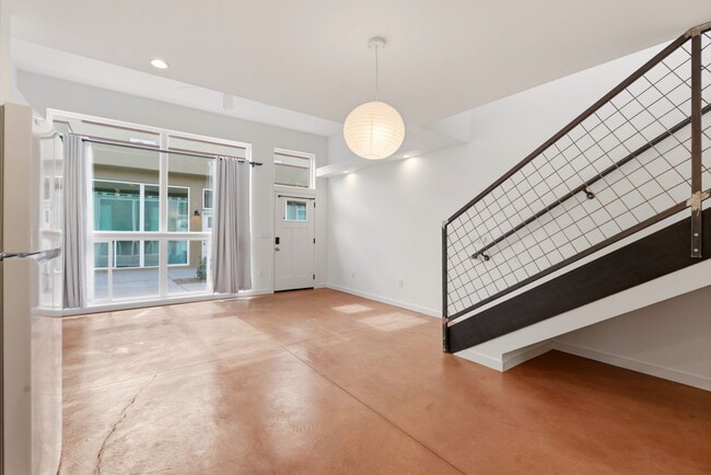 Building Photo - Garfield Townhomes