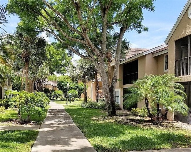 Building Photo - 15610 SW 105th Ln