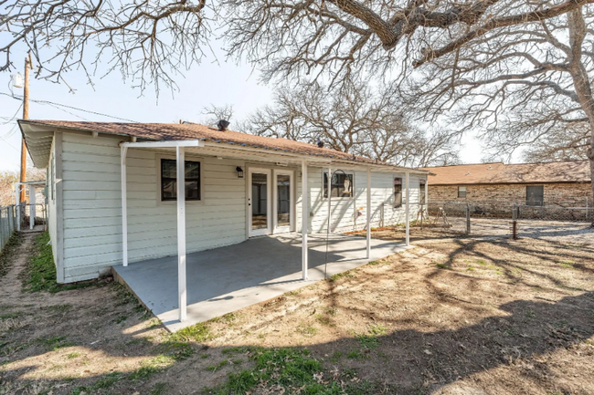Building Photo - 1430 N Race