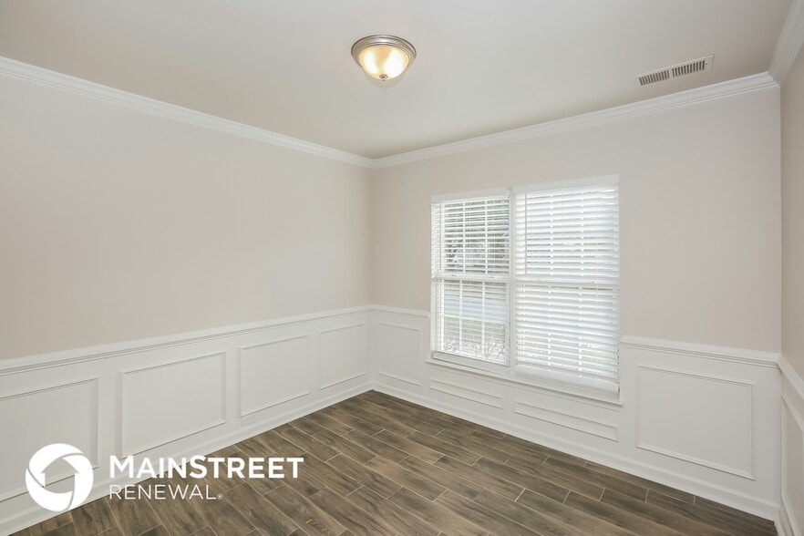 Building Photo - 3744 Sipes Ln