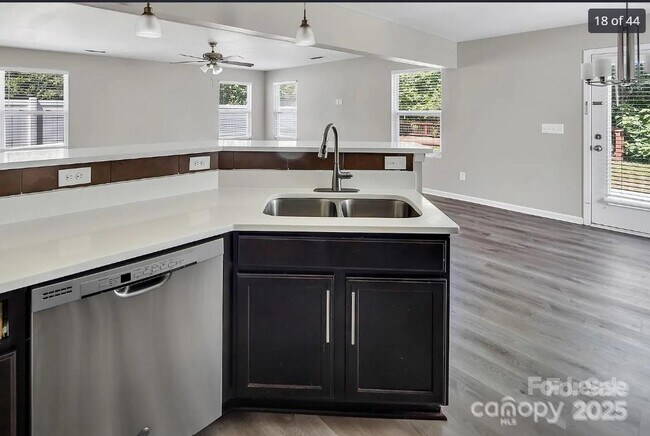 Building Photo - 2751 Bramble Ridge Ct