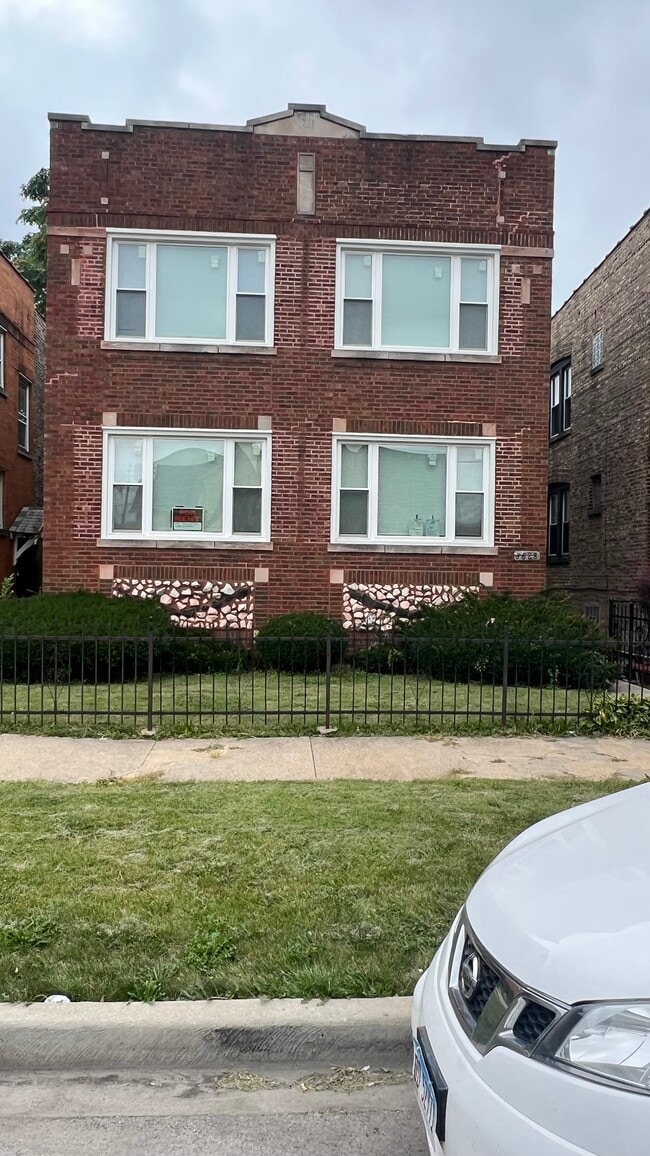 Building Photo - 8628 S Marshfield Ave