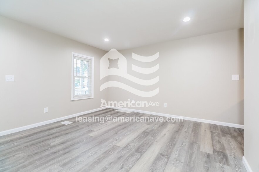 Building Photo - 235 Burton Ave