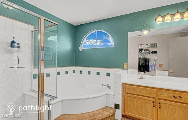 Building Photo - 4 br, 2 bath House - 9803 Silver Lasso Str...