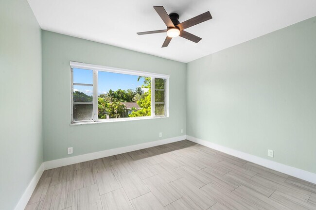 Building Photo - 5700 NE 22nd Way