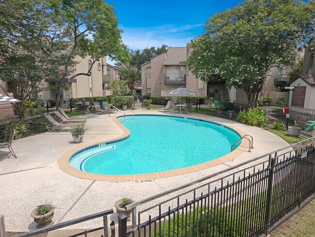 Building Photo - 2021 Spenwick Dr