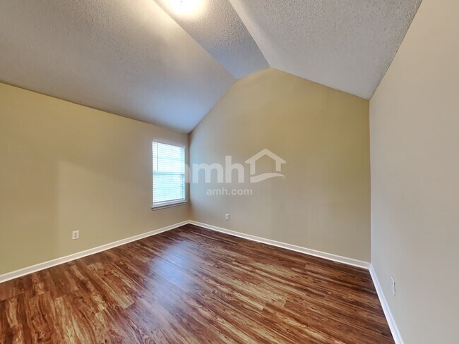 Building Photo - 4951 Wewatta St SW