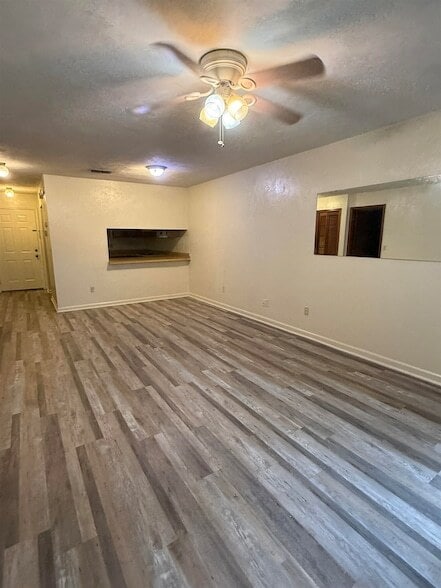 Building Photo - 1873 Larette Dr