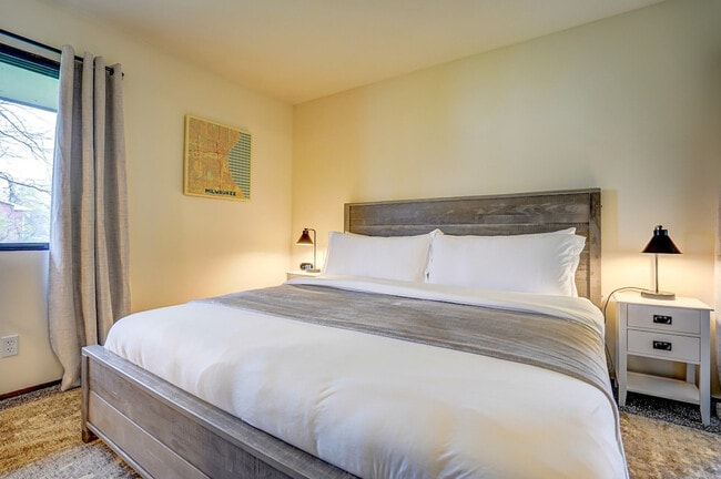 Building Photo - 3914 S Tara Hill Dr